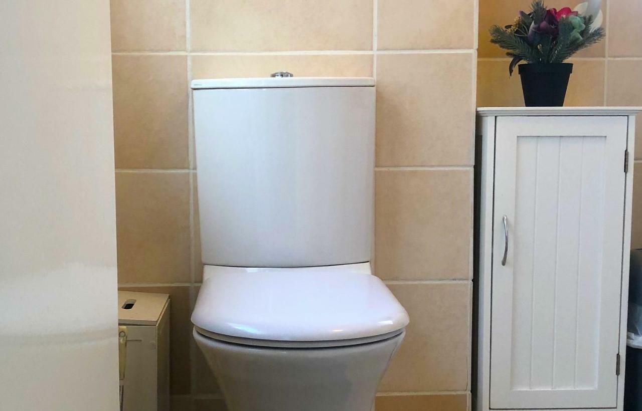 33Sm12 Dreams Unlimited Serviced Accommodations Staines Stanwell Eksteriør bilde